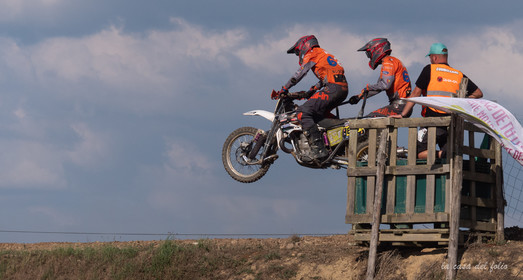Moto-Cross