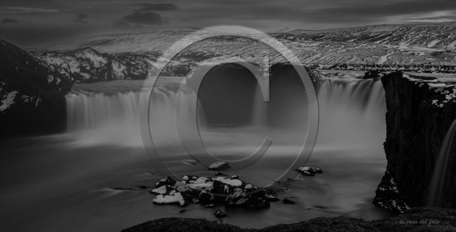 Waterfall Islande: Photo ultraHD sur Alu Dibond 117,7 x 60 cm